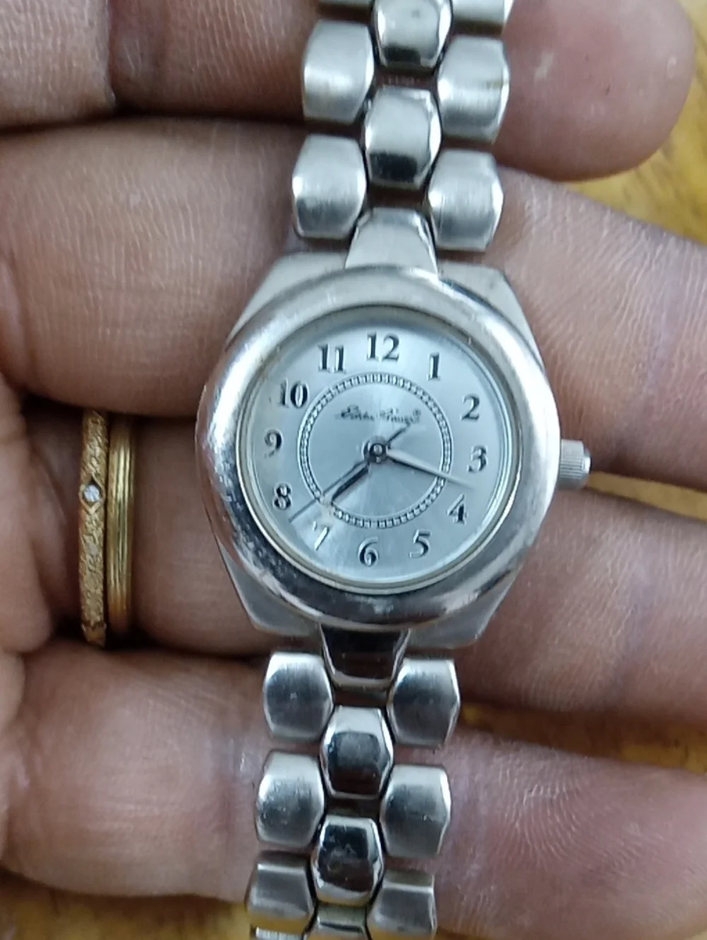 Eddie Bauer Elegant Silver-Tone Women's Bracelet Watch - White Dial